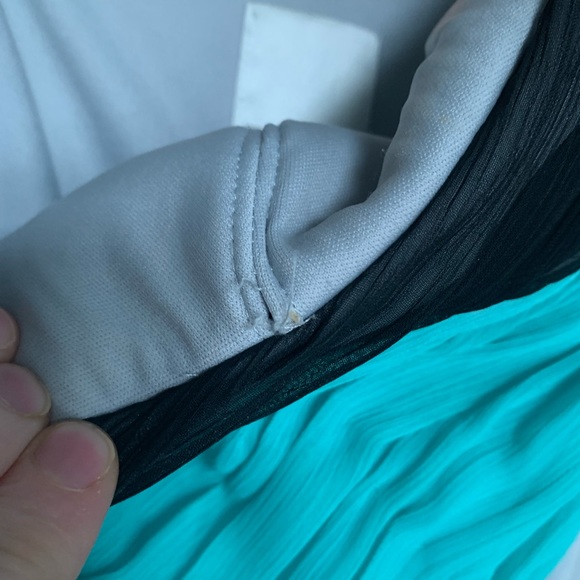 BCBG maxandcleo dress size 6 - Picture 5 of 6